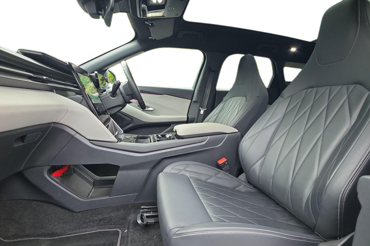 Ford Explorer Photo 9