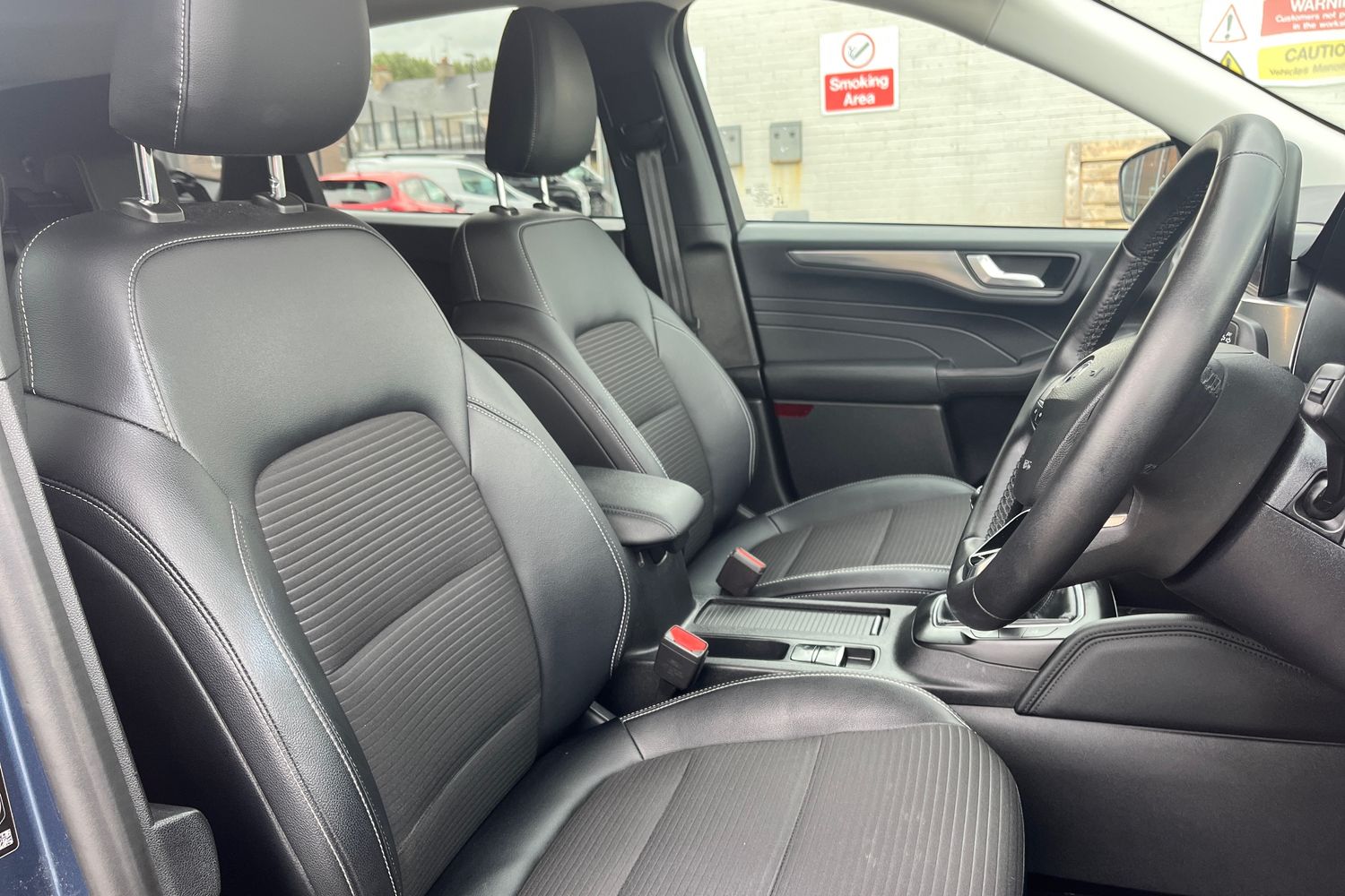 Ford KUGA Photo 16