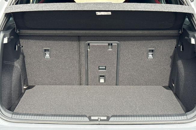 VOLKSWAGEN Golf Photo 12