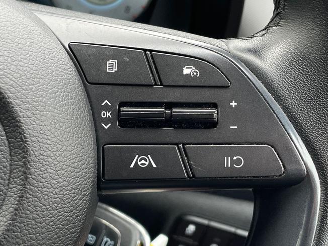 HYUNDAI Bayon Photo 17