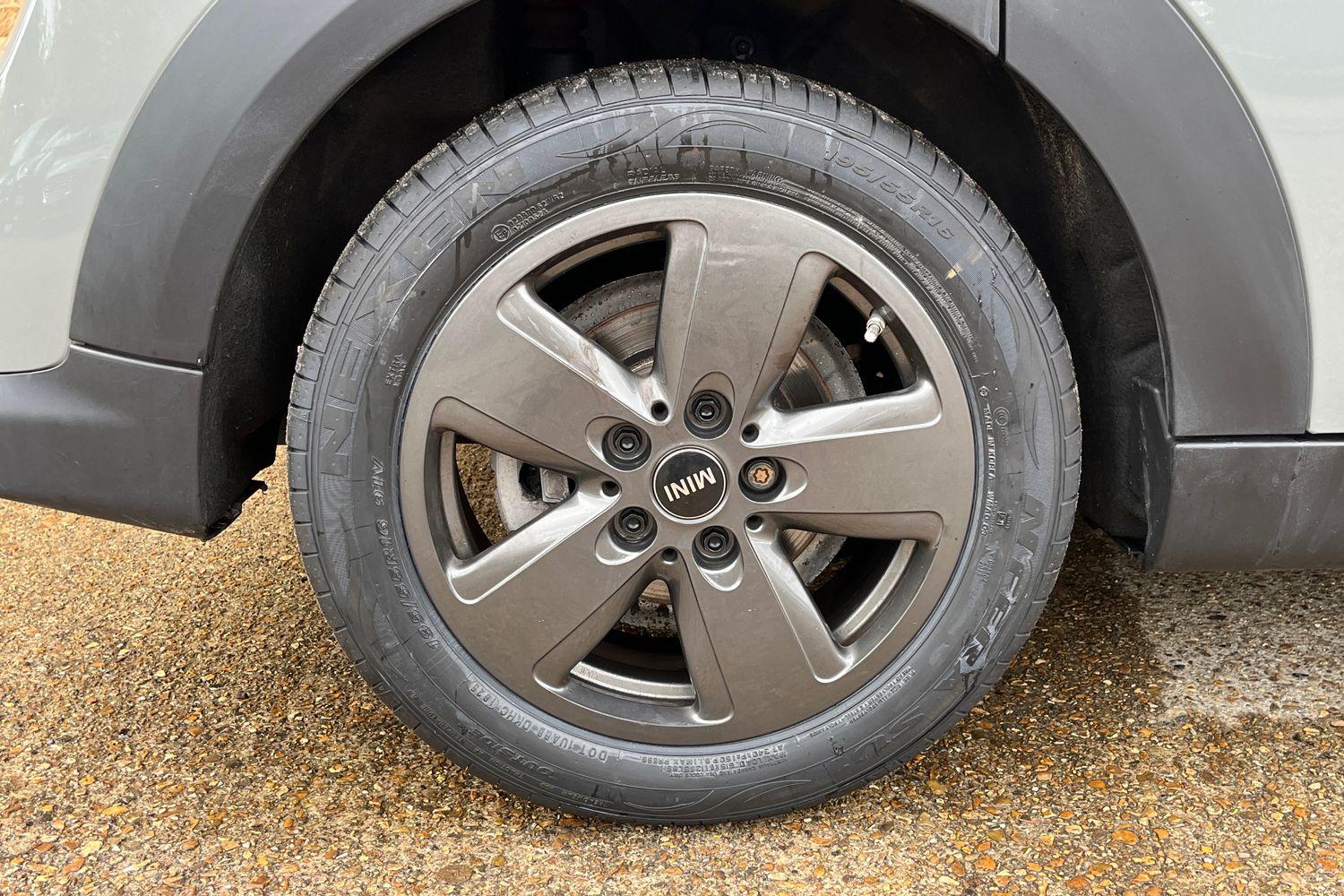 MINI HATCHBACK Photo 7