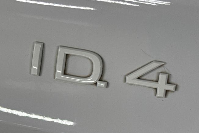 VOLKSWAGEN ID.4 Photo 37