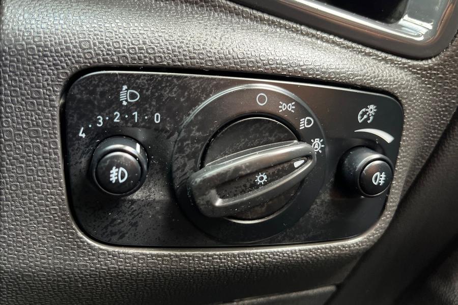 Ford EcoSport Photo autoimg-87524099b7bc81627b676d4ad9367a9a9652f352.jpg