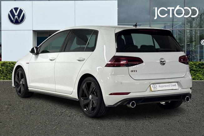 VOLKSWAGEN Golf Photo 3