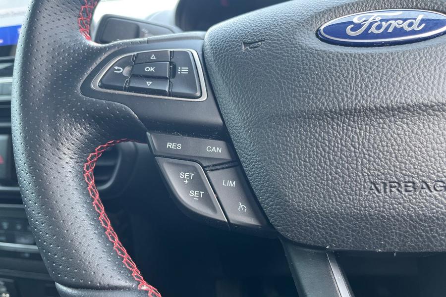 Ford ECOSPORT Photo autoimg-87555dc62b1f9074b2b444ee43495565b7d1d710.jpg