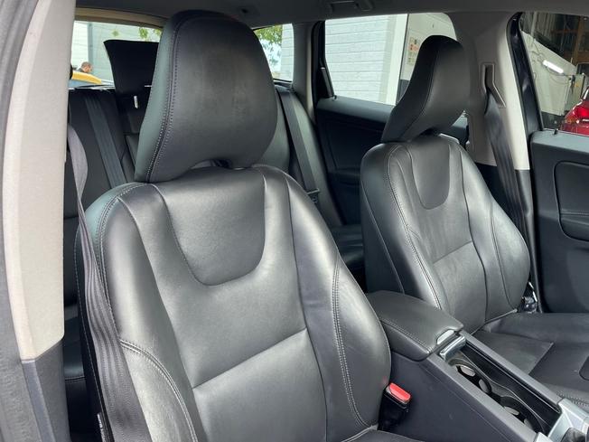 VOLVO XC60 Photo 28