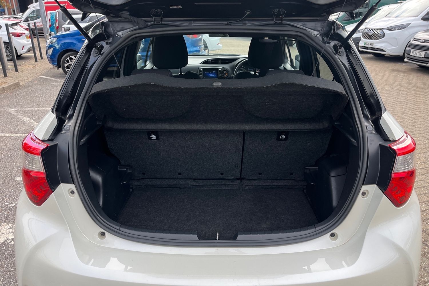 Toyota Yaris Photo 20