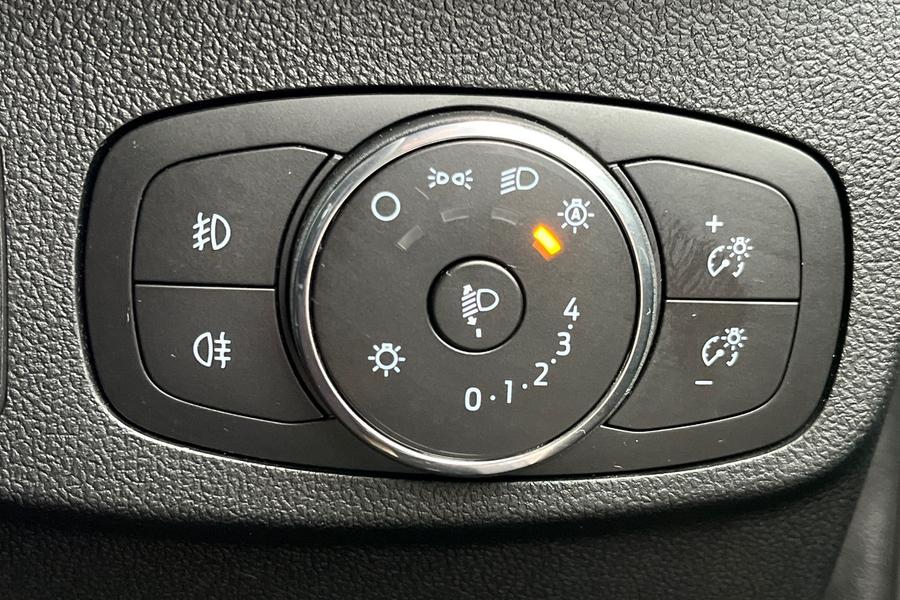 Ford FOCUS Photo autoimg-8769a5c64a2d836af9374510b892373bd0c1067f.jpg