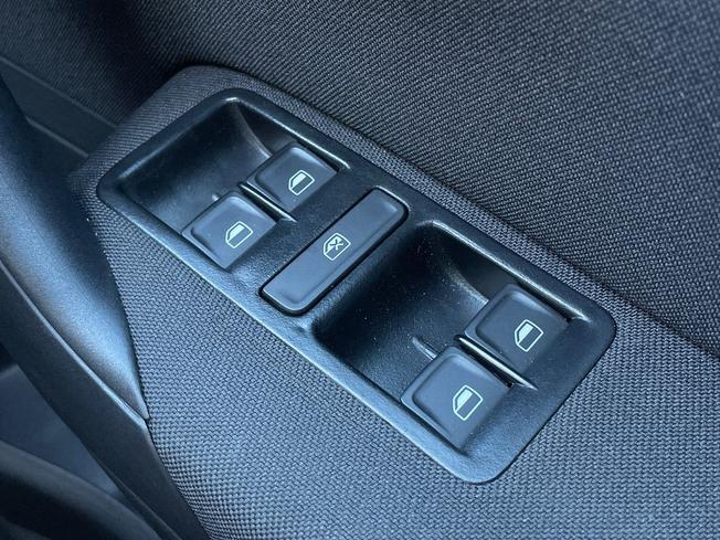 VOLKSWAGEN Polo Photo 34