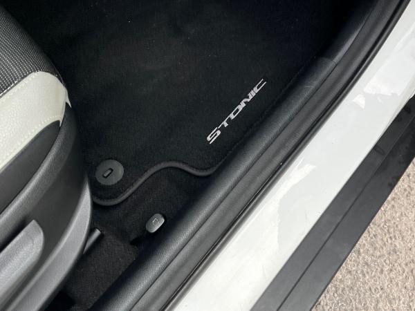 Kia Stonic Photo autoimg-876d318cd1c17e5bc6ced861a87dbe44a0dcb6ca.jpg