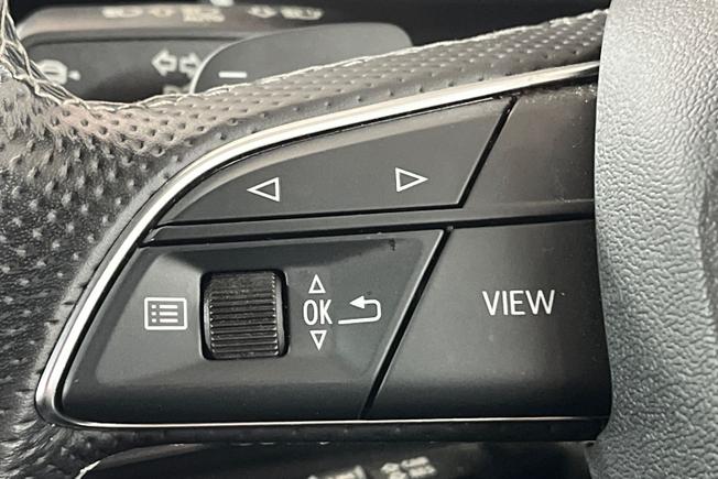 AUDI Q3 Photo 16