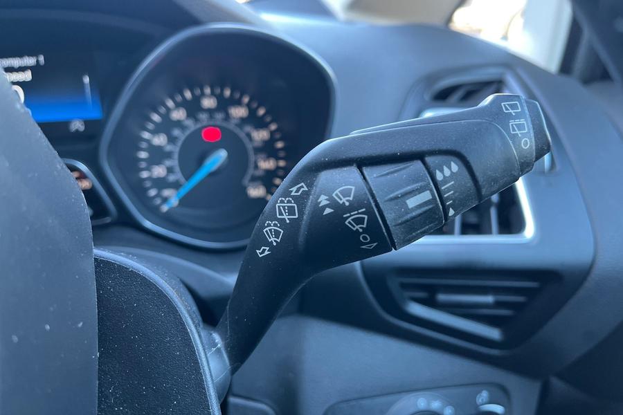 Ford C-MAX Photo autoimg-87812b97d1202a7c3659b50d8b8e2c47f7bb49a3.jpg