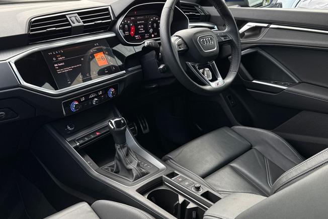 Audi Q3 Photo 25