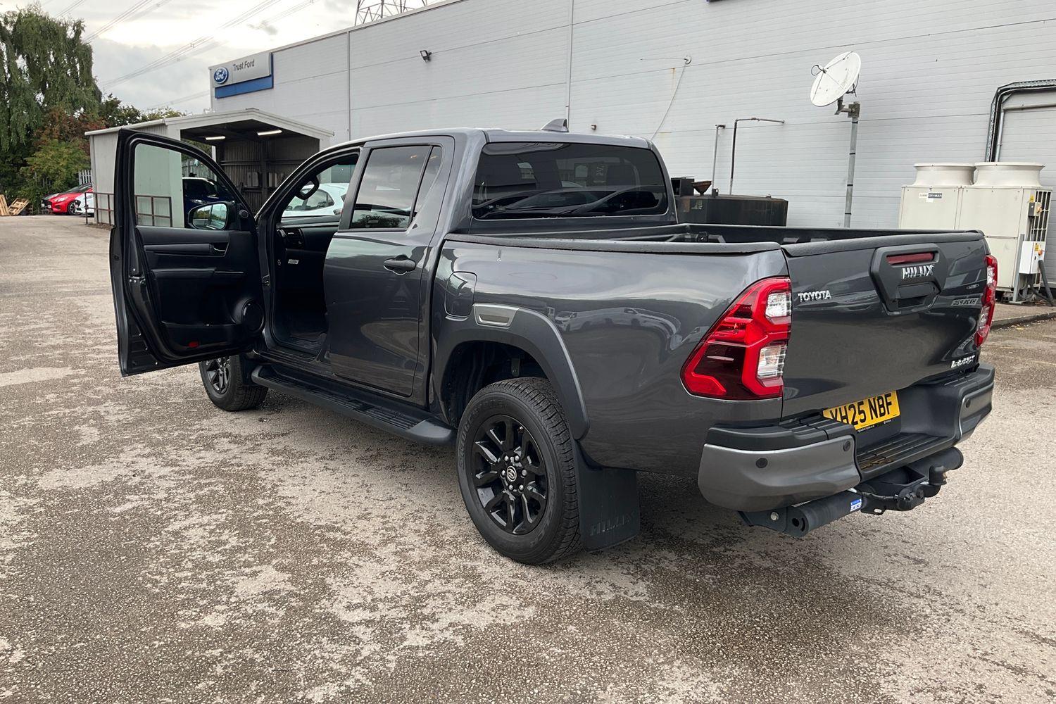 Toyota Hilux Photo 16