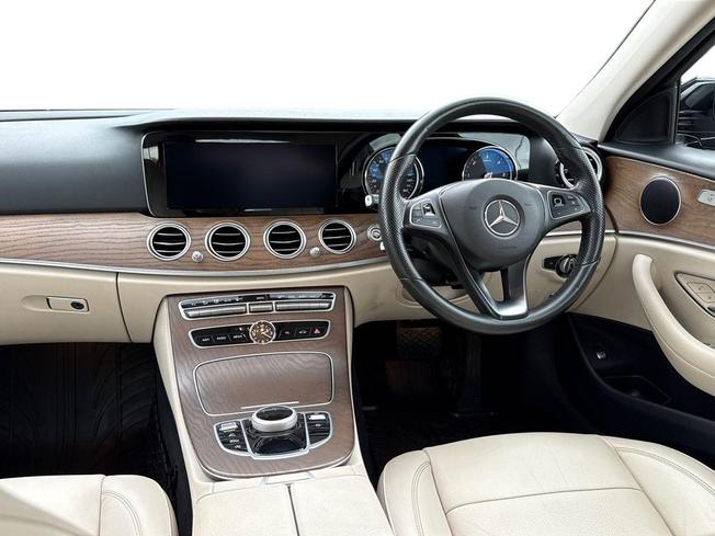 MERCEDES-BENZ E Class Photo 11
