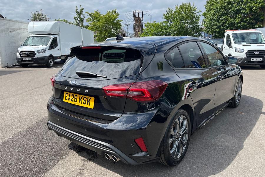 Ford FOCUS Photo autoimg-879583e60ab27c29579a74cc11da776d4767c814.jpg