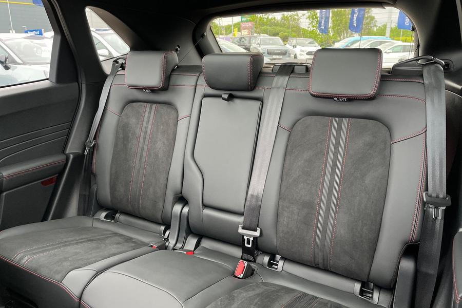 Ford Kuga Photo autoimg-87969dbac4afe687f5700e054a53f937b77f009a.jpg