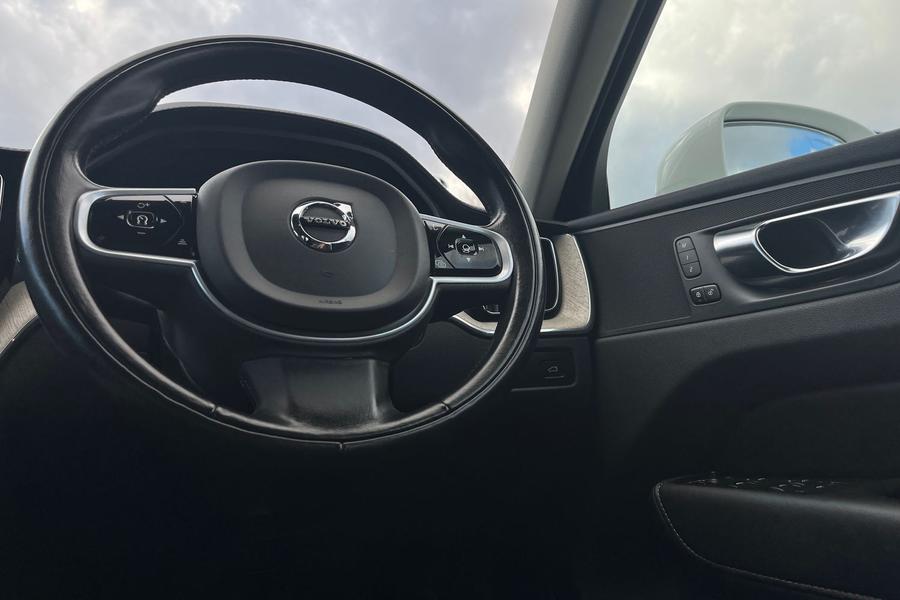 Volvo XC60 Photo autoimg-8796d7a44541b5991a24fdfc10b04a6934c3a2c6.jpg