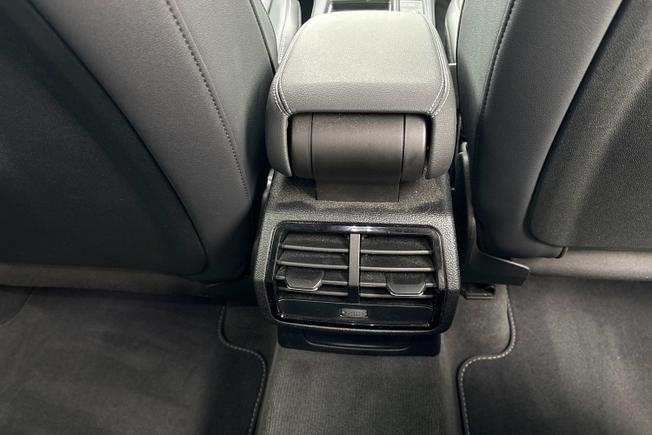 Audi Q3 Photo 32