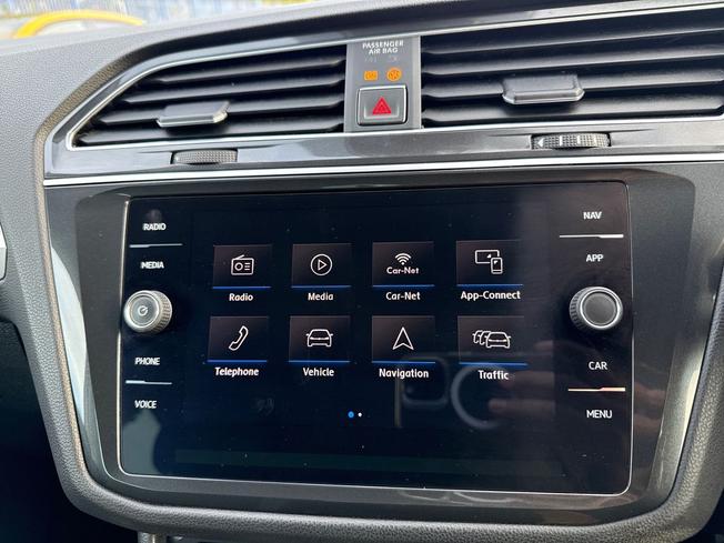 VOLKSWAGEN Tiguan Photo 13