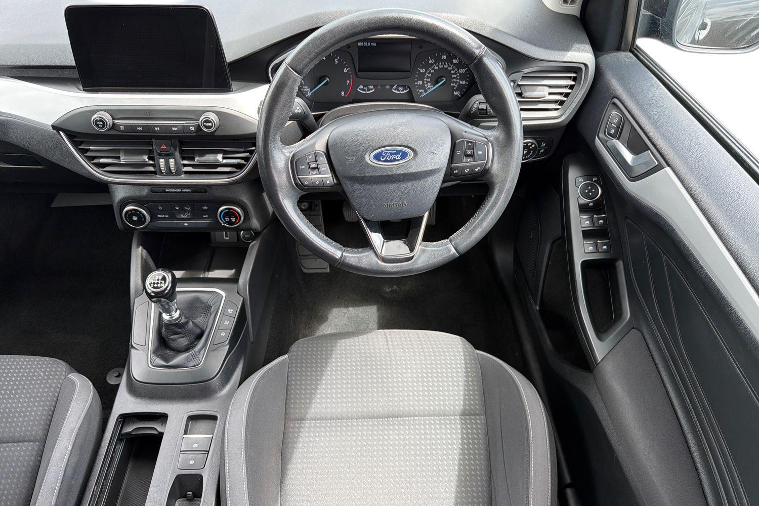 Ford FOCUS Photo 10