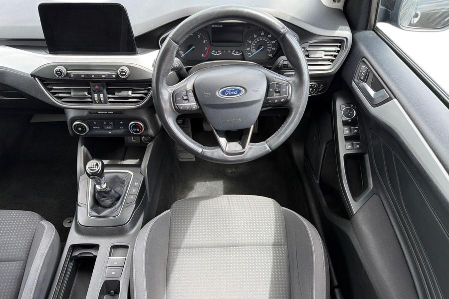 Ford FOCUS Photo autoimg-87a0d84c95e34967bf6598998db867e33dfe220d.jpg