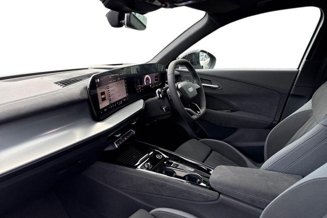 AUDI Q3 Photo 2