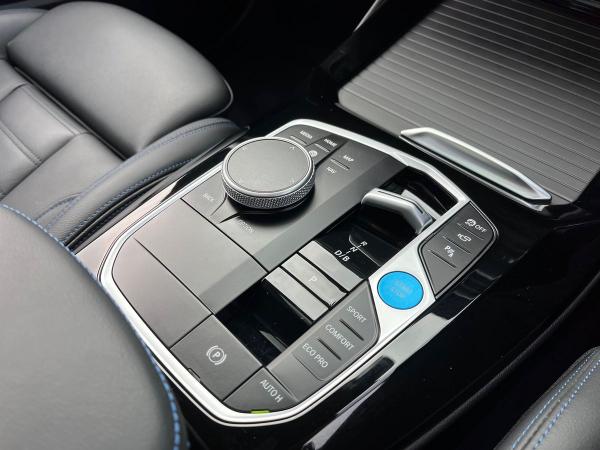 BMW iX3 Photo autoimg-87a6f2b2f82cb4eb09a072be246e8df2deafa462.jpg