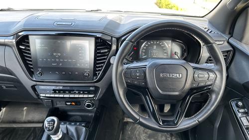 Isuzu D-Max Photo autoimg-87a82bfeaf989c1dfac692c42ff29ff1eec918af.jpg