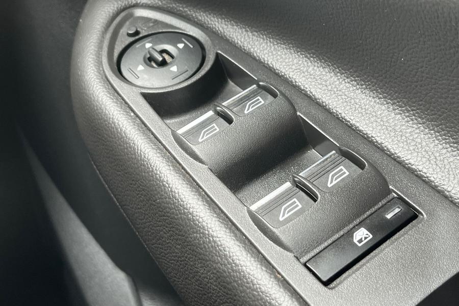 Ford KUGA Photo autoimg-87a994d9b51c455ebd79581788691c817aa4ff2c.jpg