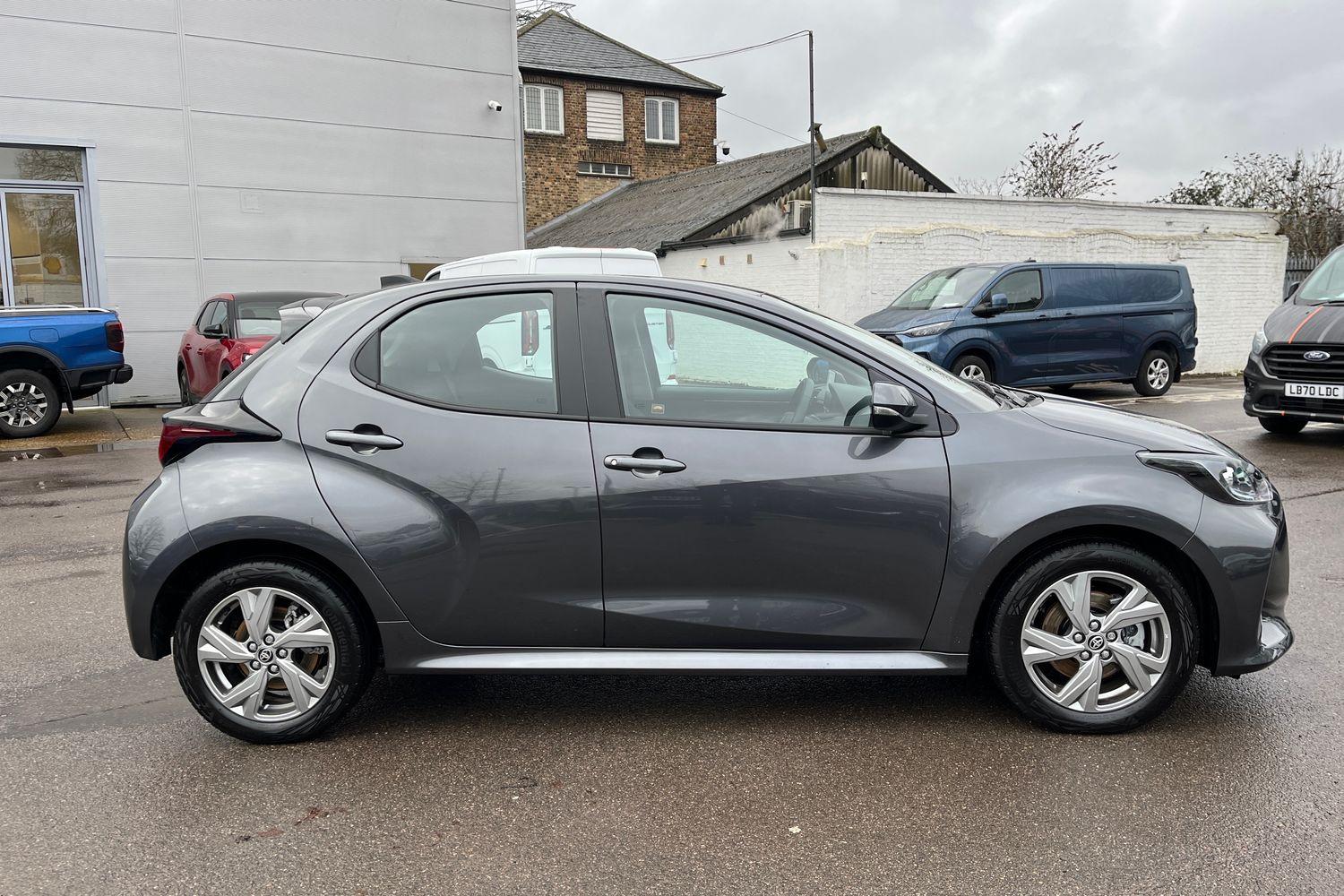 Toyota YARIS Photo 35