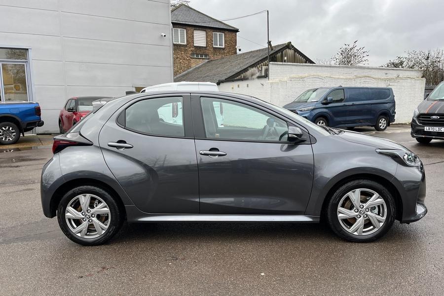 Toyota YARIS Photo autoimg-87aa2b3a3bc8d7cce8a8dc9bd1226769d20903a6.jpg