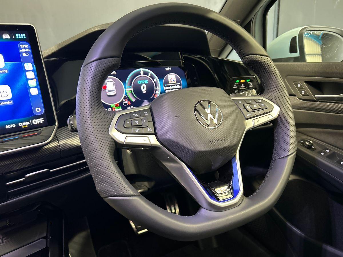 Volkswagen Golf Photo autoimg-87addb72fc1c756be73e0fb08a602f8f00ddcc06.jpg