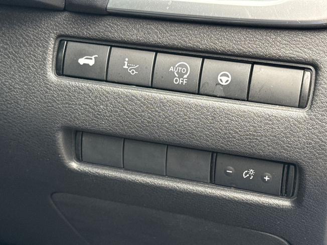 NISSAN Qashqai Photo 52