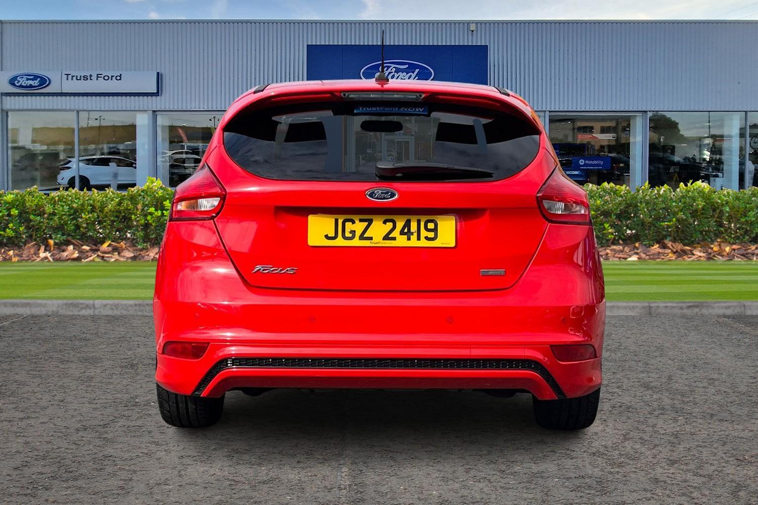 Ford FOCUS Photo 6