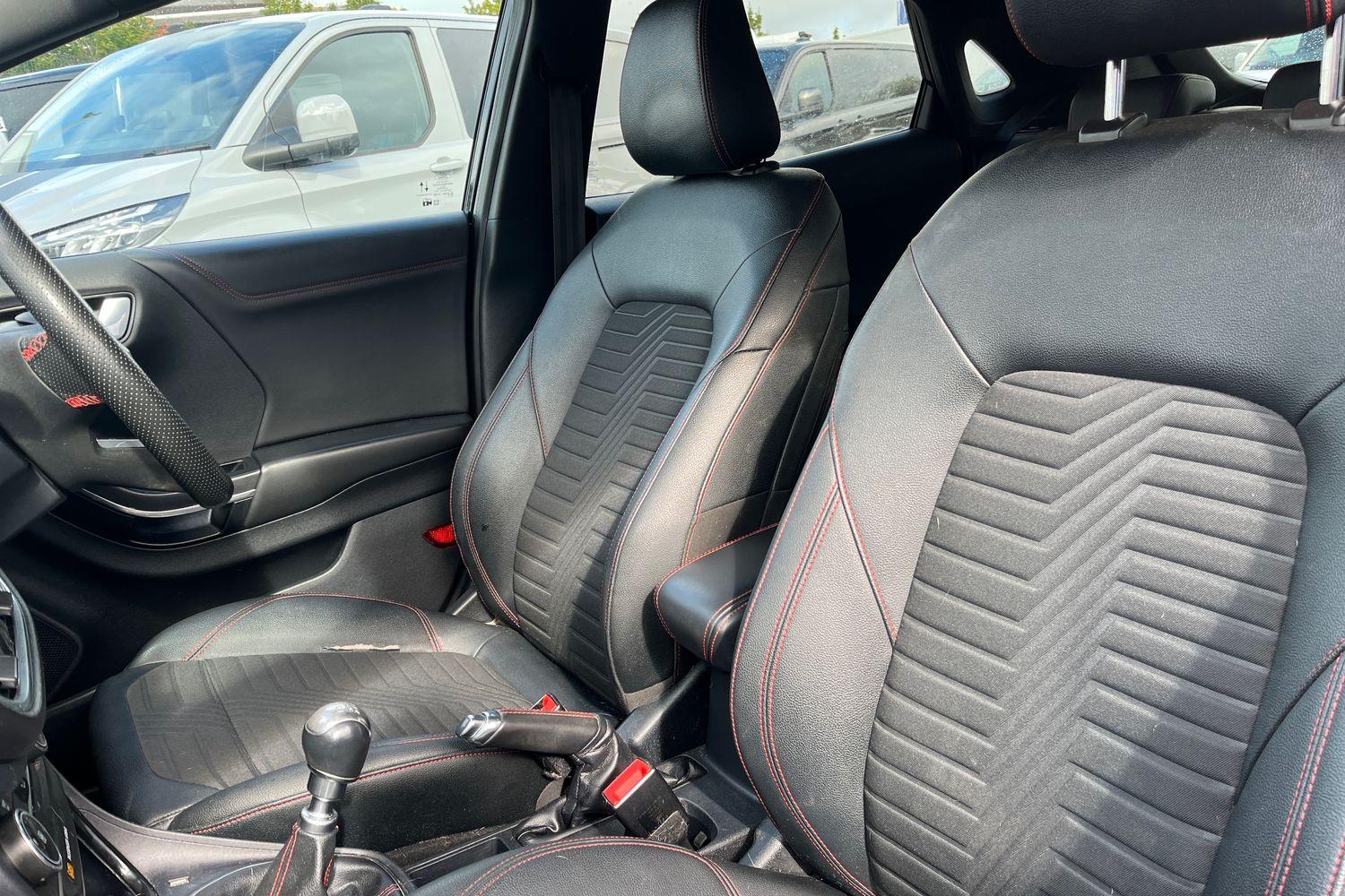 Ford PUMA Photo 18