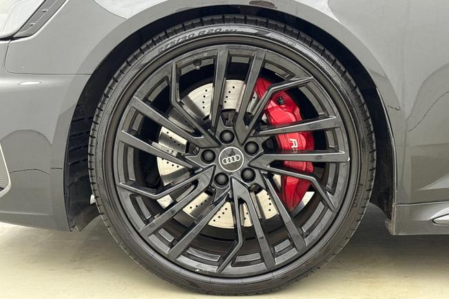 Audi RS4 Photo 5
