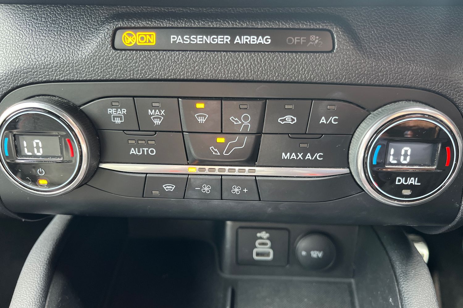 Ford KUGA Photo 32