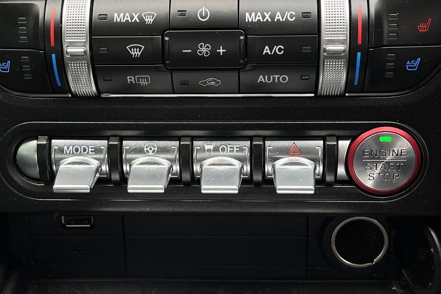Ford Mustang Photo autoimg-87c480e0cc6cb3a5bebb7b6c30eec479967c3659.jpg