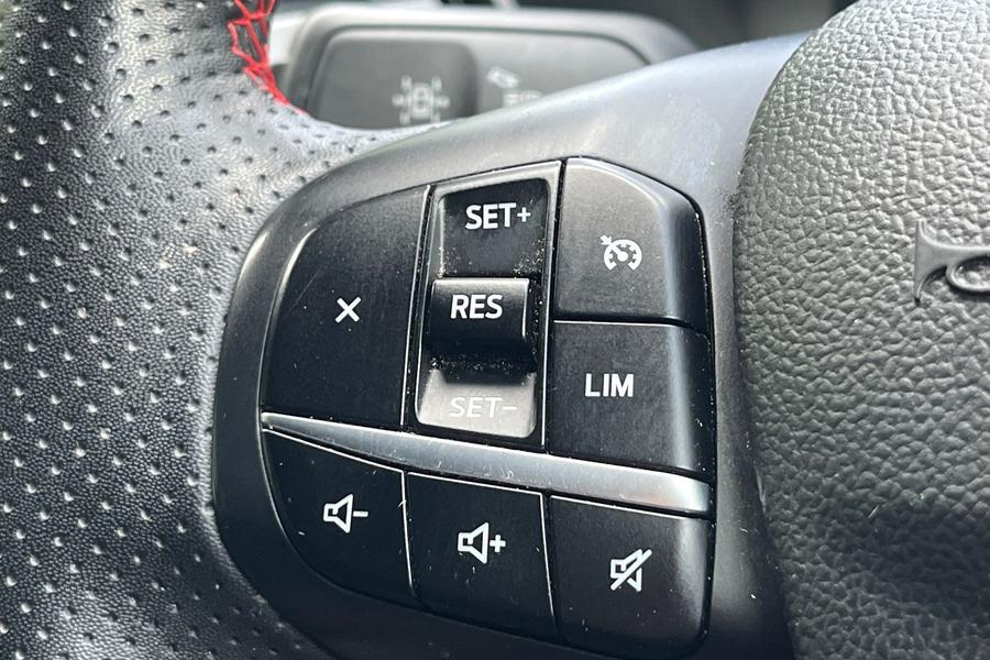 Ford Kuga Photo autoimg-87c53a9387c85979b151fe26914fa4db2e3054ef.jpg