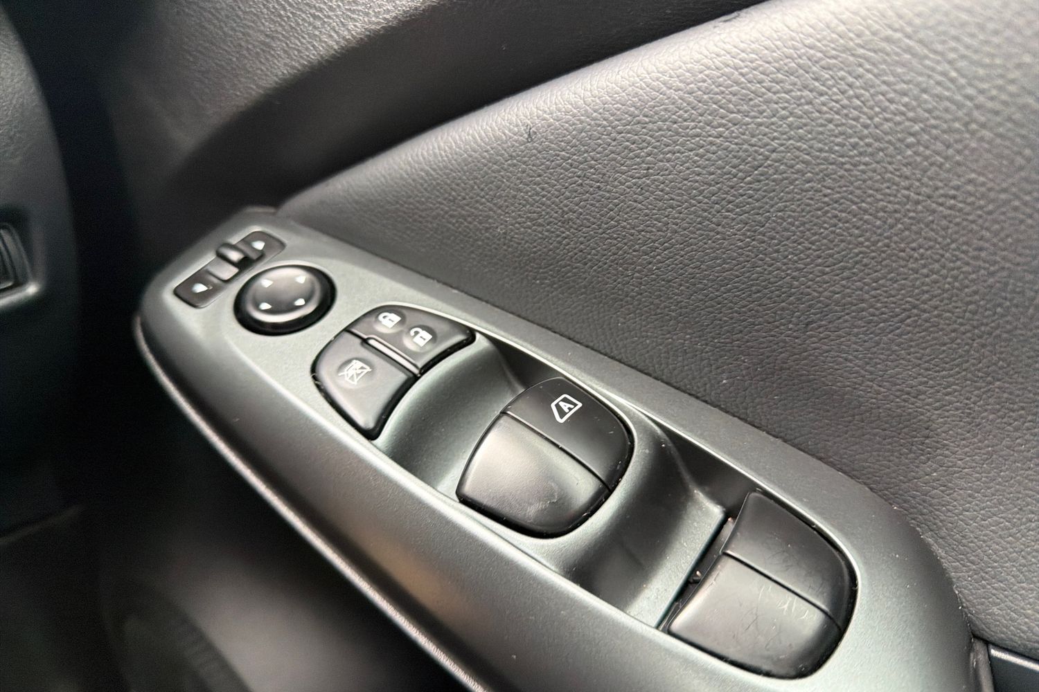 Nissan JUKE Photo 15