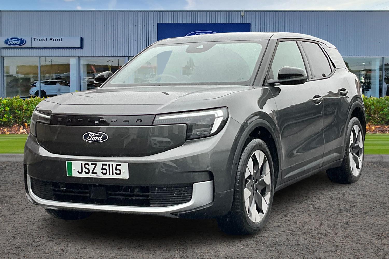 Ford Explorer Photo 4