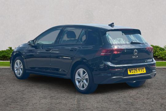 Volkswagen Golf Photo autoimg-87cad3f52f3a20c351f45cffc2937f2f47caa938.jpg