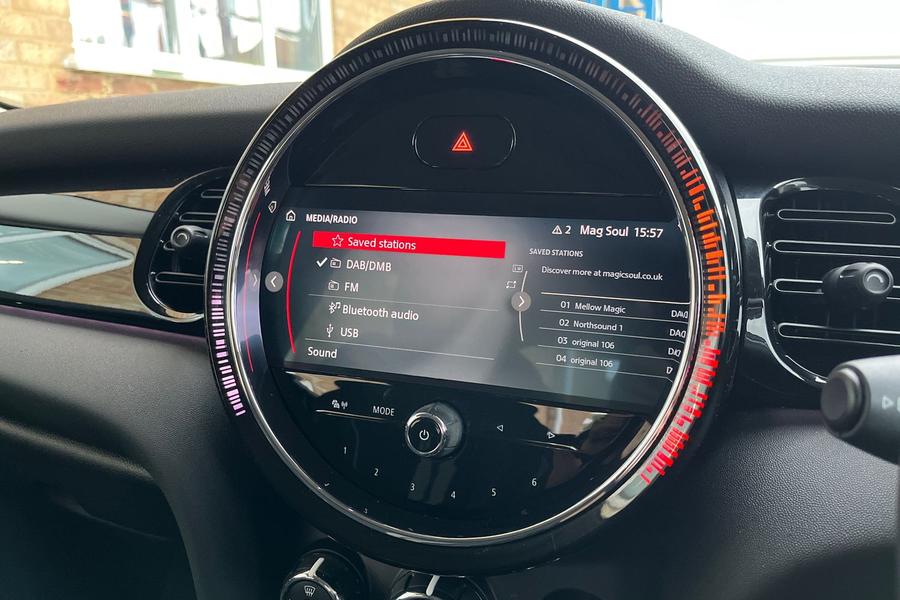 MINI HATCHBACK Photo autoimg-87cc767d4c3a07afd43b4a326b1845f762acf7f0.jpg