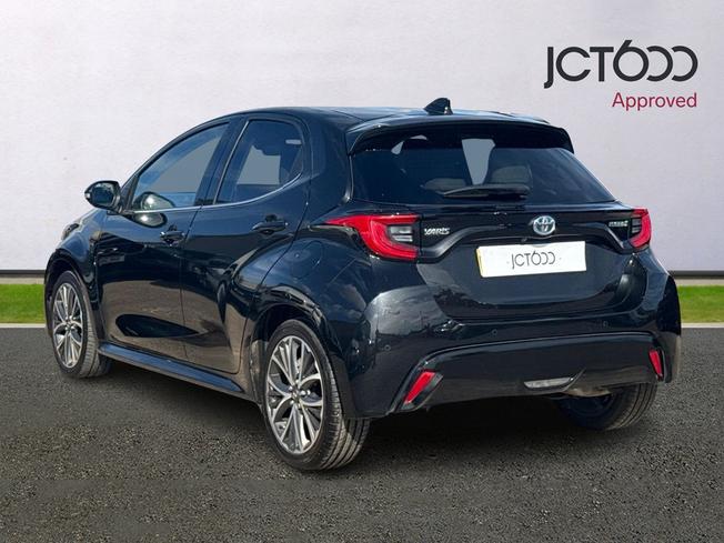 TOYOTA Yaris Photo 3
