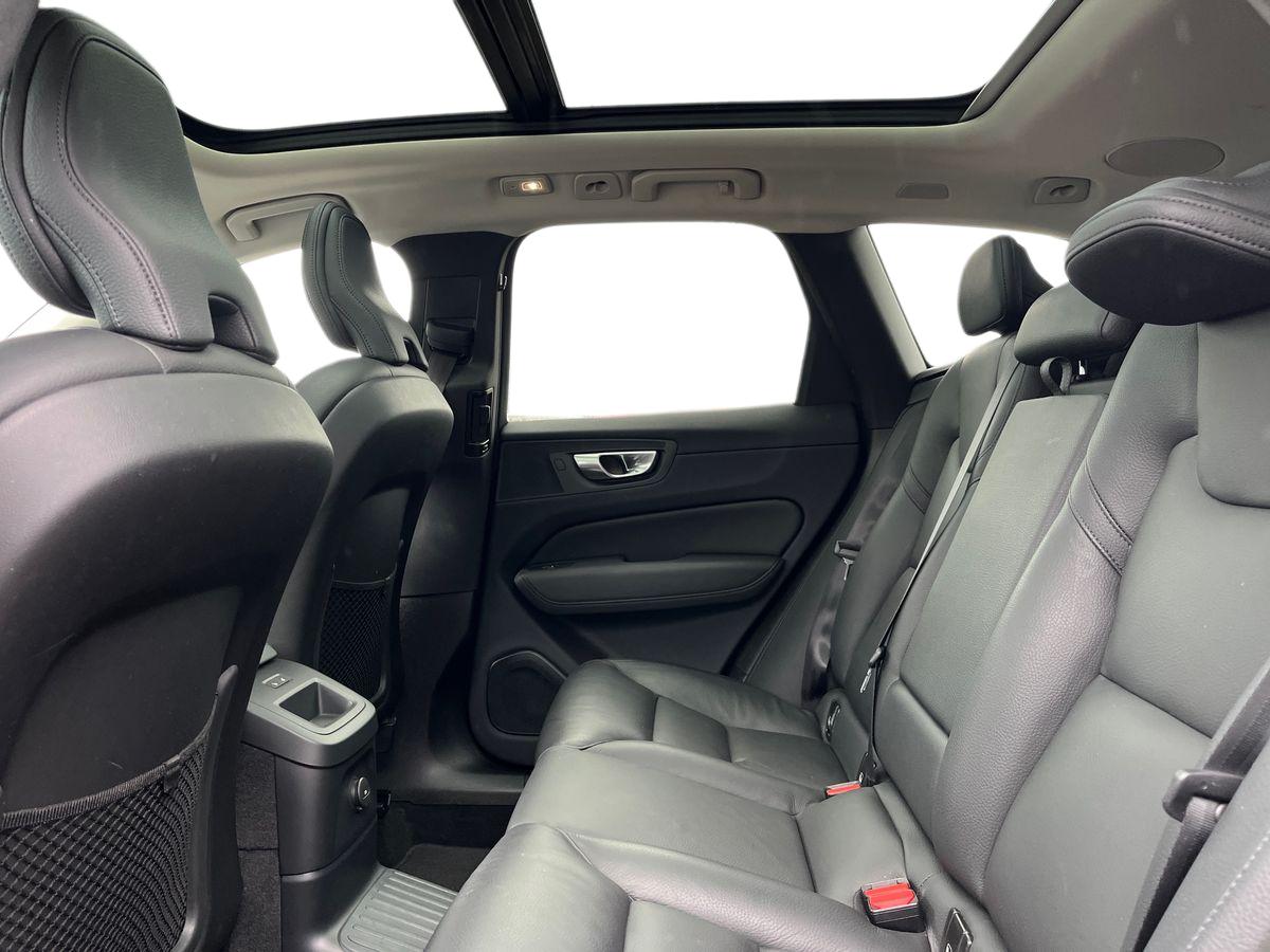 Volvo XC60 Photo 3