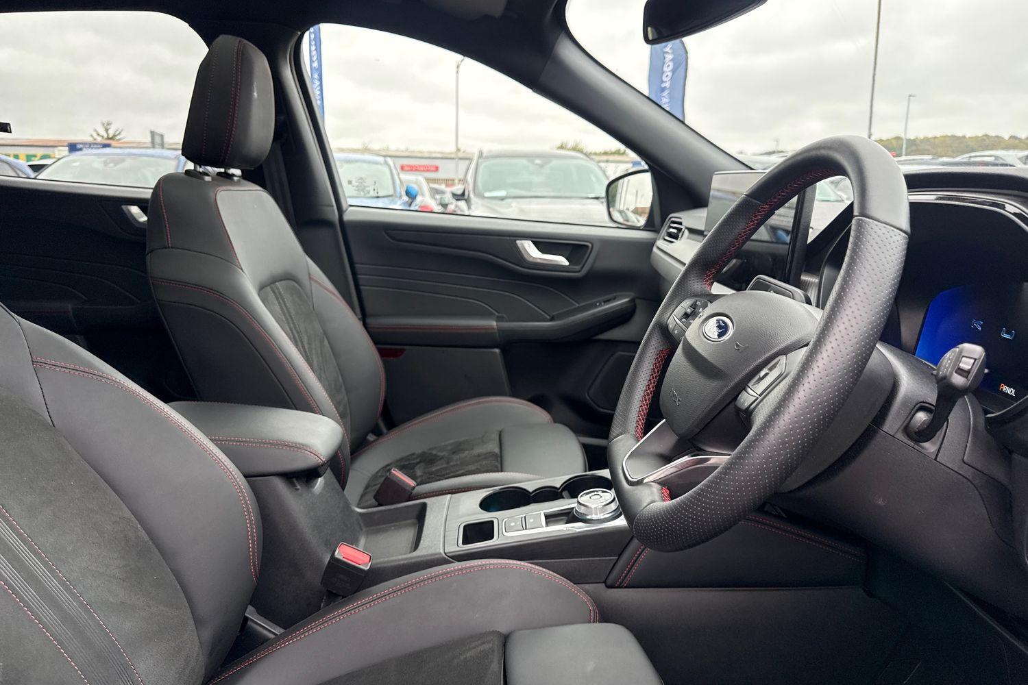 Ford KUGA Photo 16