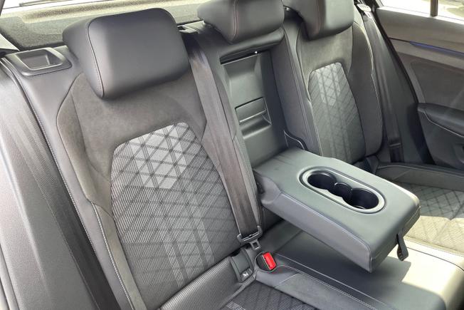 VOLKSWAGEN Golf Photo 37
