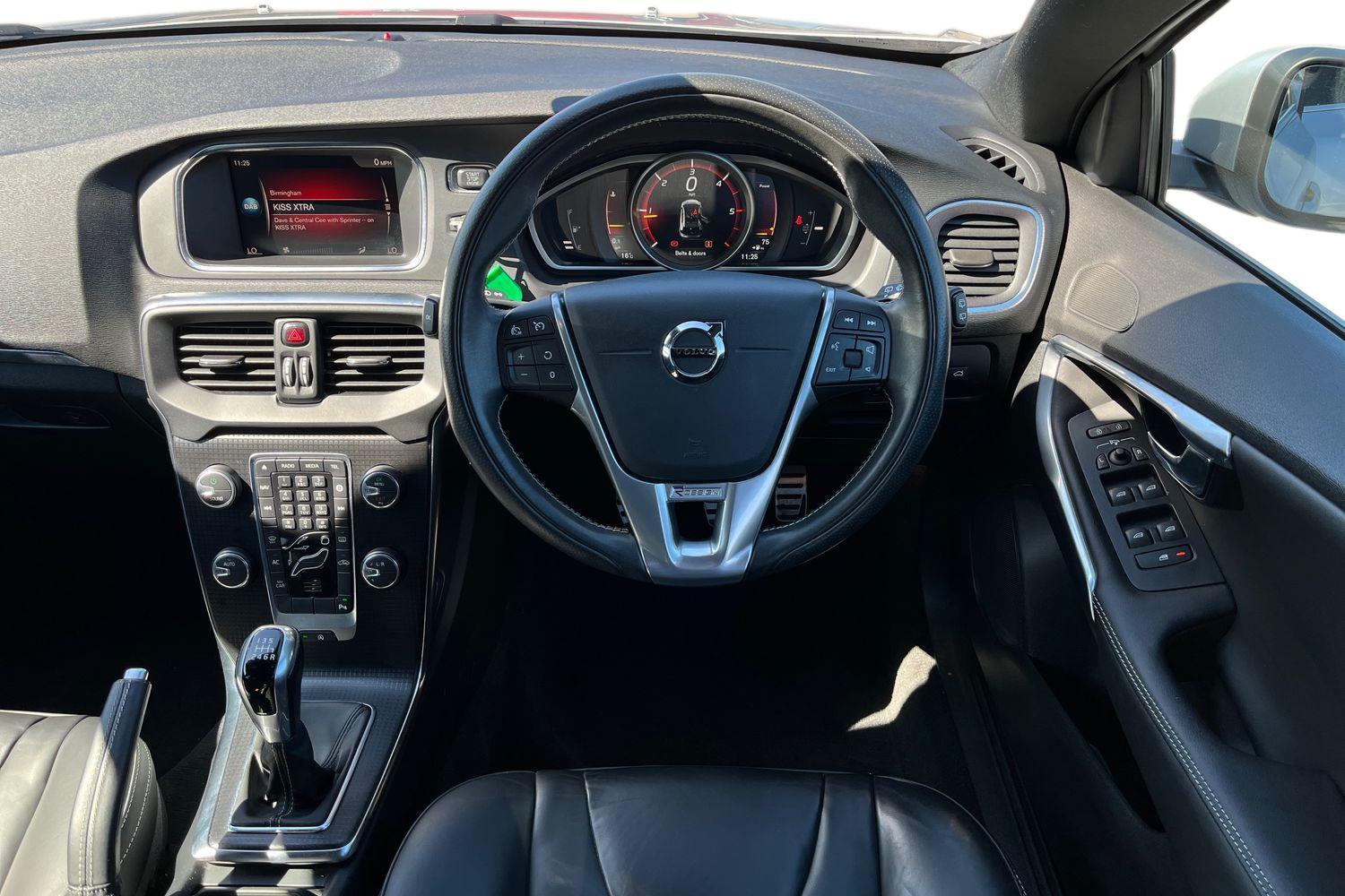 Volvo V40 Photo 10