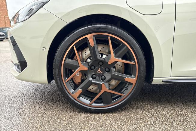 CUPRA Leon Photo 26